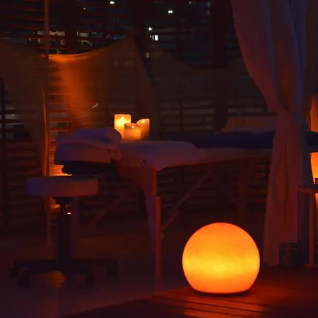 Hotel Oasis